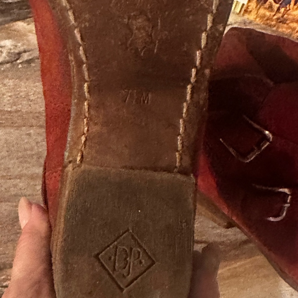 Red boots - Picture 2 of 4